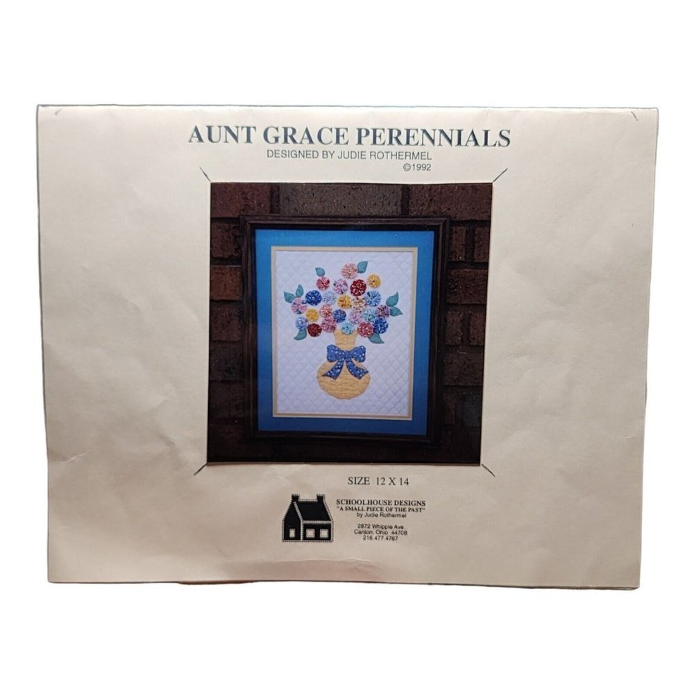 Aunt Grace Perennials Flowers Vase Yo Yo Quilt Pattern Wall Hanging using scraps